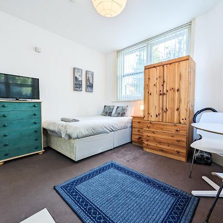 Cozy Central Apartments - With Private Kitchens & Bathrooms Portsmouth Exteriör bild