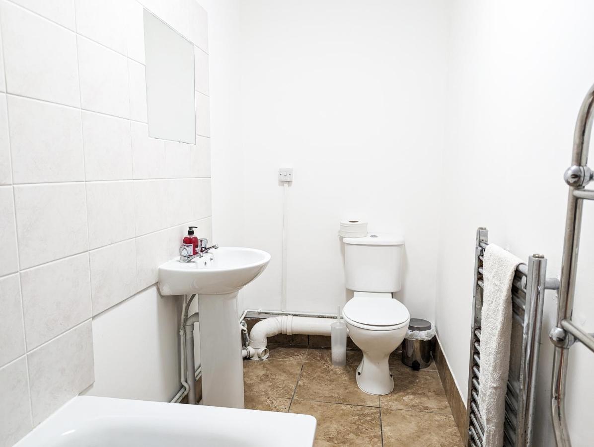 Cozy Central Apartments - With Private Kitchens & Bathrooms Portsmouth Exteriör bild