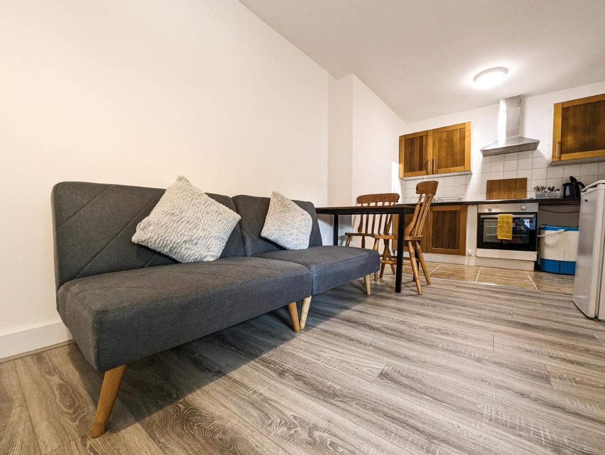 Cozy Central Apartments - With Private Kitchens & Bathrooms Portsmouth Exteriör bild