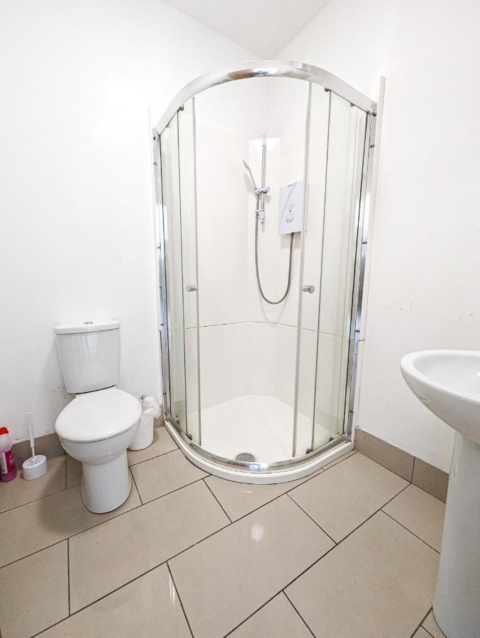 Cozy Central Apartments - With Private Kitchens & Bathrooms Portsmouth Exteriör bild