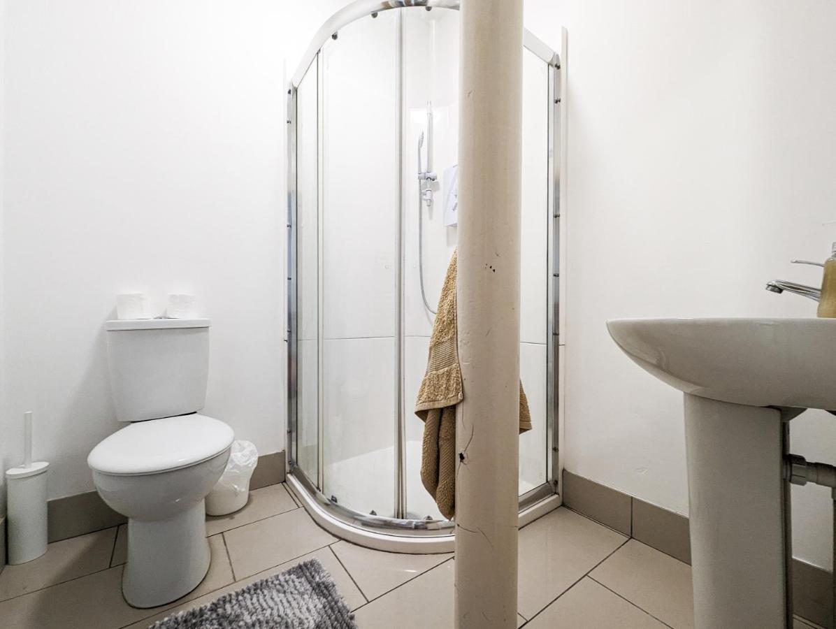 Cozy Central Apartments - With Private Kitchens & Bathrooms Portsmouth Exteriör bild